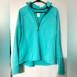 Women’s North Face Pull Over